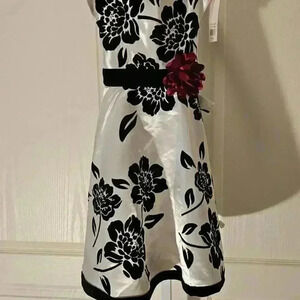 Elegant Floral Girl's Dress - Size 6